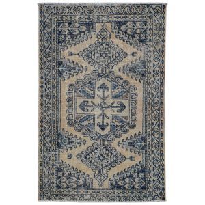 Handmade Vintage Persian Wiss Rug | 146 x 98 cm | 4'10